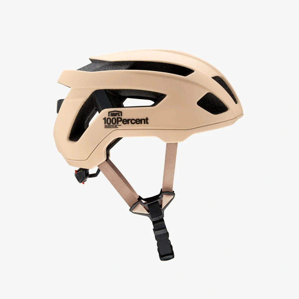 Altis Gravel: 100% protección, 0% límites. ¡Atrévete a conquistar cada camino! Casco perfecto, aventura asegurada.