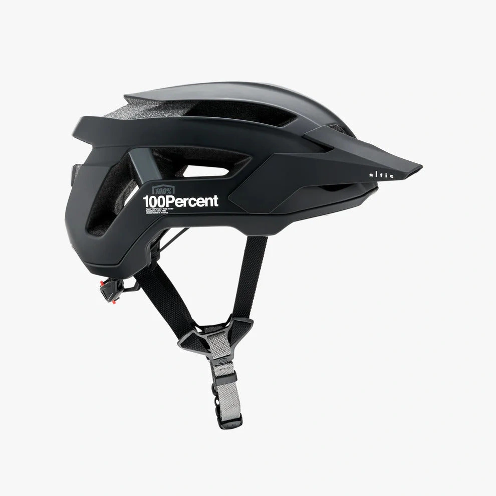 ¡Casco Altis 100% protección! Diseño vanguardista, seguridad total y estilo inigualable. ¡Vive la aventura con confianza y audacia!